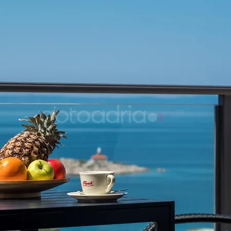 Seaview Penthouse Milano Apartmán *