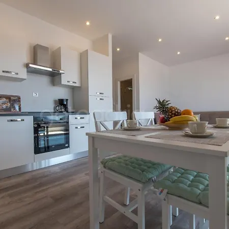 Seaview Penthouse Milano Апартаменты Макарска