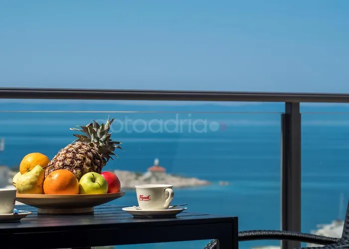 Seaview Penthouse Milano Apartmán *